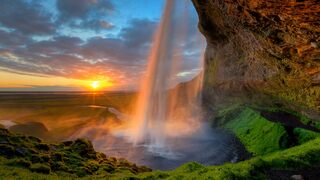 IcelandSolstice_EN-US2057542769.jpg